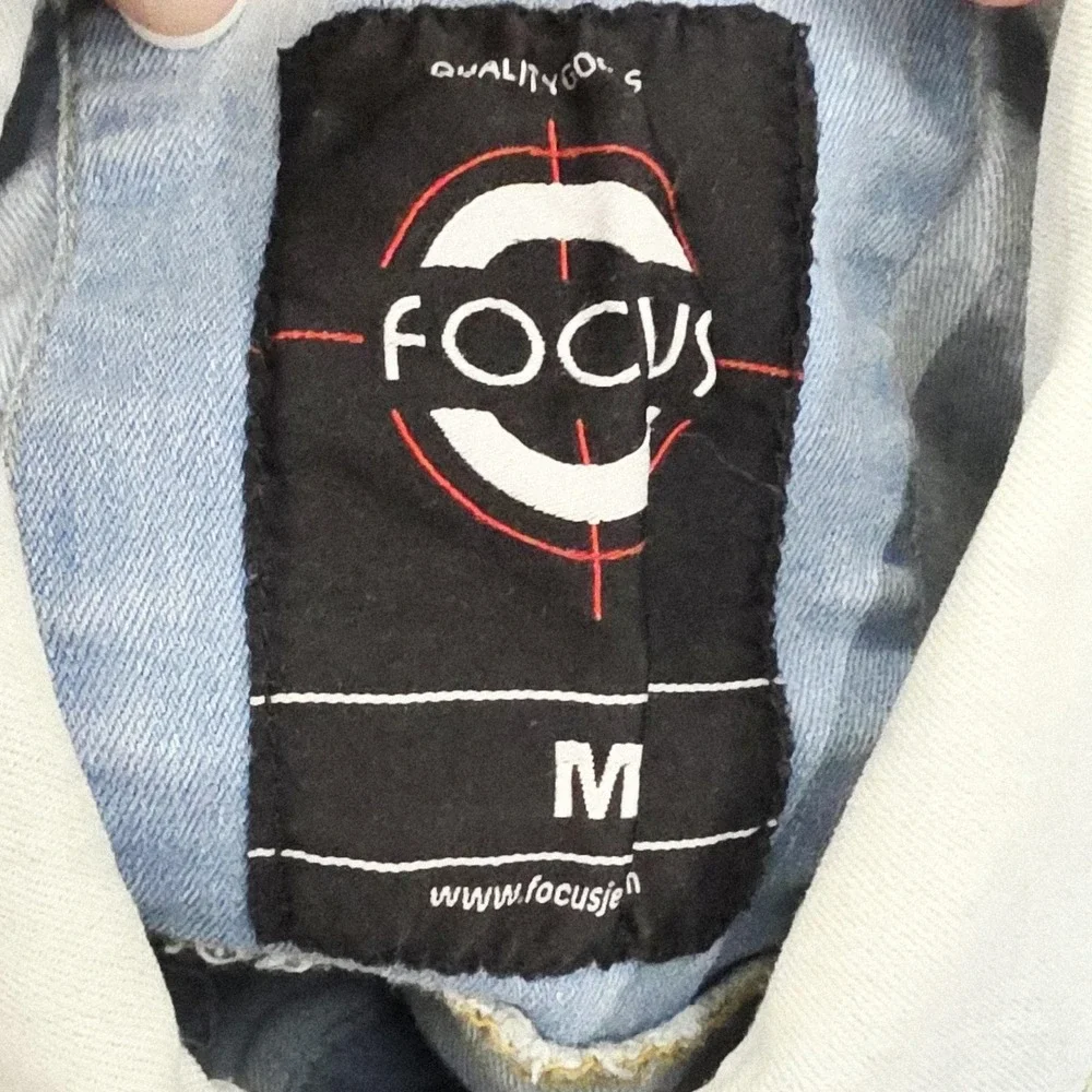 Vtg Focus Distressed Denim Medium Jacket Y2K Frayed Hem Womens Grunge Ripped 90s